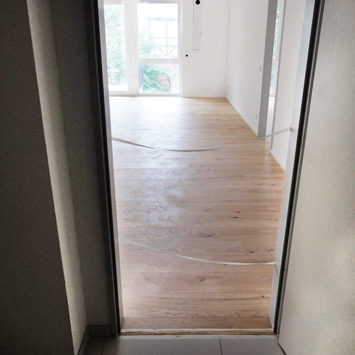 Holz­dielen­boden verlegen